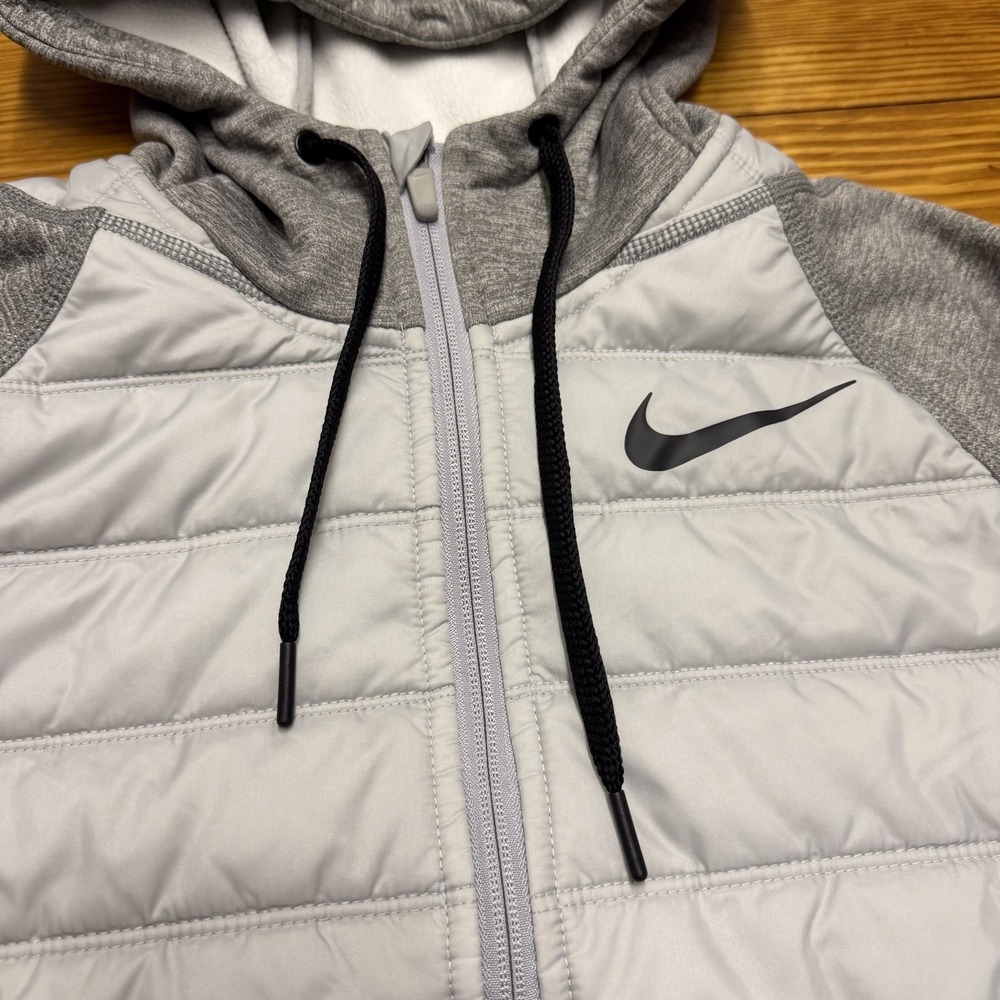 Nike Therma Fit Men's Gray Full Zip Hoodie Jacket Medium Lightweight Puffer - Picture 2 of 9